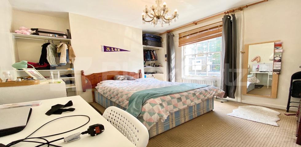 			VIRTUAL TOUR AVAILABLE!, 3 Bedroom, 1 bath, 1 reception Apartment			 Remington Street, ANGEL 